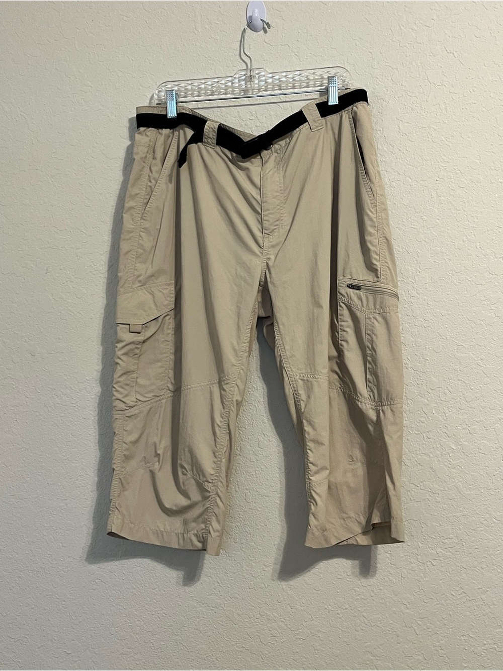 Columbia Omni-Shade Men’s 38 Khaki Cargo Hiking Shorts Belted Outdoor Fishing